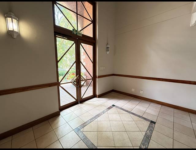 144M² OFFICE TO LET IN RIVIERA